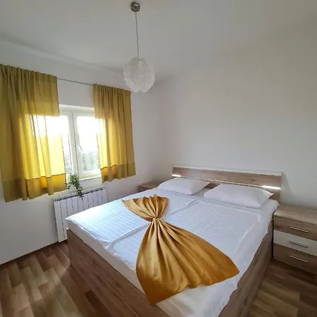Bed & Breakfast Pansion Katarina 3*
