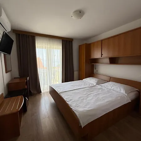 Bed & Breakfast Pansion Katarina Krk Malinska