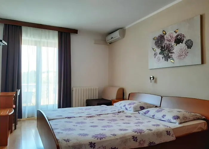 Pansion Katarina Krk Bed and breakfast Malinska