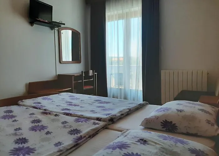 Bed and breakfast Pansion Katarina Krk 3*
