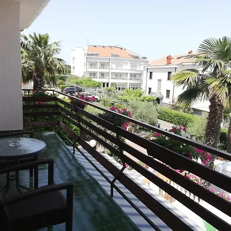 Bed & Breakfast Pansion Katarina 3*